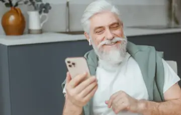 Asthma Management for Seniors: Debunking Myths & Embracing Smart Phone Technology